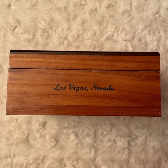 Vintage Aboriginal Woman Las Vegas Souvenir Wood Storage, Trinket, Jewelry Box - Picture 6 of 8